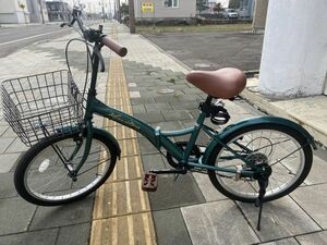 札幌近郊南幌町　前かご付き20インチ折り畳み自転車Shimano外装６段変速　モスグリーン