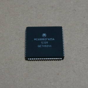 Motorola FPU MC68882FN25A X68030取り外し品
