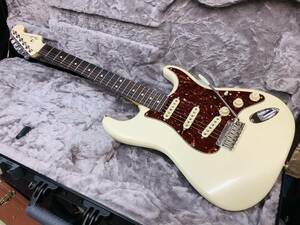 2020年製　Fender USA American Showcase Stratocaster 貴重なショーケースストラト