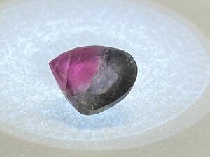 バイカラー　トルマリン　ルース　1.95ct