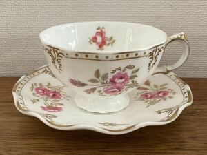 英国王室御用達　ROYAL CROWN DERBY Royal Pinxton Roses teacup C/S ジャンク品　送料無料