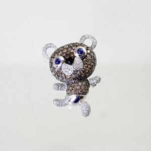 ◎中古美品◎１８金WG　ダイヤ　2.68ct　くまちゃんデザイン　ブローチ兼ペンダント