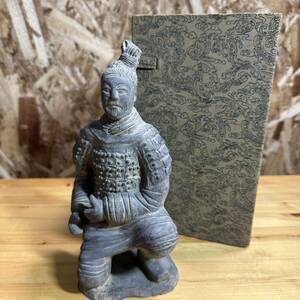 中国 中国秦俑 兵馬俑 兵隊土器 骨董 東洋彫刻 飾り物 置物 オブジェ アンティーク 箱入り 中古品