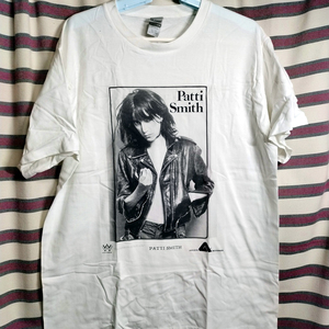 【新品/送料無料】パティスミス Patti Smith BIGプリント バンドTシャツ【XLサイズ】70