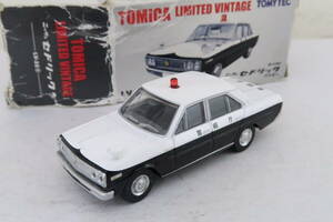 TOMICA LIMITED VINTAGE NISSAN CEDRIC 日産 セドリック パトカー 箱傷み 1/64 中国製 トミカ ロレ