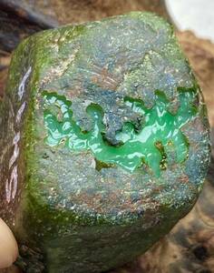 極品　冰陽緑翡翠　原石
