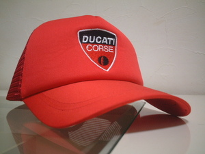 ★在庫一掃セールです★送料無料★必見★DUCATI★CORSE★ドゥカティ★お洒落で★綺麗な★軽い★メッシュ★キャップ★鮮やかレッド★新品★