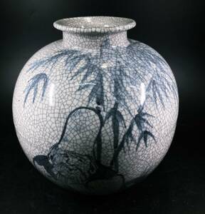 古染付竹老子文花瓶 貫入花瓶 花器 花入 飾壺 置物 陶器 仙人 老子 人物図 古美術品