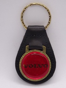 VOLVO 円形プレート Keyホルダー red 未使用 ボルボ
