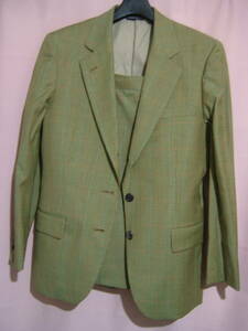 即決　イタリア製　ジャケット＆セミタイトスカートスーツ　グリーン系　毛100％　上質スーツ　イタリア製生地
