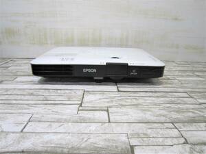 ★☆EPSON ビジネスプロジェクター EB-1780W　ランプ使用時間67/0☆★