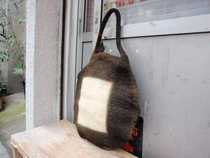 未使用！イタリア製　ROSSELLA　CARRARA（ロッセラカラッラ）　ウール地のデザイントートバッグ