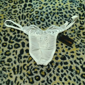 TM collection STRIKESKIN butterfly lace Tバック ホワイト Mサイズ