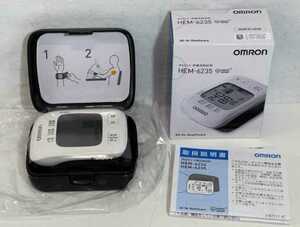 OMRON ☆未使用品☆手首式血圧計　HEM ~6235 オムロン　血圧　確認　Healthcare 小型家電 サイレント測定 箱付