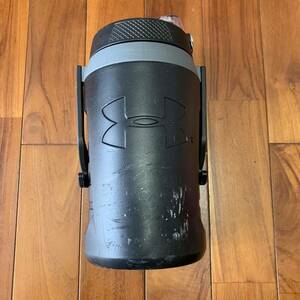 沖縄 米軍放出品 UNDER ARMOUR THERMOS サーモス ボトル 水筒 トレーニング アウトドア ランニング 64oz 1.9L 大容量 人気 (管理番号UB9)