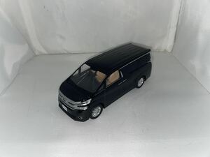 トヨタ　ヴェルファイア 1/30 ミニカー　非売品　カラーサンプル　現状品