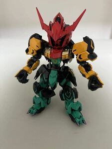 完成品 MGSD ガンダムバルバトス（仮面ライダーオーズ風塗装品）機動戦士ガンダム鉄血のオルフェンズ