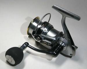 ダイワ シーゲートライト 4000H‐PE シーゲート DAIWA SEAGATE Light 右巻き・左巻き可能 スピニングリール ジギング キャスティング