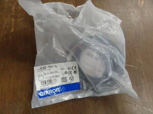 たぶん 未使用 オムロン OMRON E3Z-T61-L 2m アンプ内蔵光電センサ