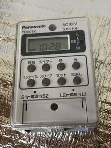 送料無料Panasonic パナソニック TB201K 24時間式タイムスイッチ ボックス型 電子式 AC100V用 同一回路