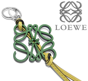 【超美品 ほぼ未使用】 ロエベ LOEWE アナグラム キーホルダー キーリング ロゴチャーム レザー カーキグリーン ブラウン ブラック 大きめ