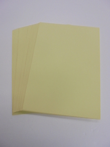 【KCM】□app-58★パッケージなし★A4　カラーペーパー　クリームイエロー　100枚　　厚紙　色画用紙