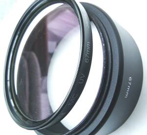 UVフィルター＆レンズフード（３５mmレンズカバー）セット　φ67mm　美品　レンズキャップ（φ67mm）×２点付属