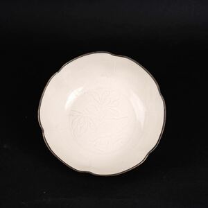 【後】HI010銘品 會稽 定窯 牡丹文輪花鉢 菓子鉢 古美術 骨董品 古玩 時代物 古道具 中国美術品 朝鮮美術品 日本美術品