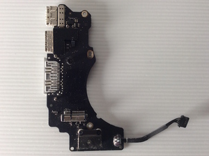 Apple MacBook Pro A1502 USB HDMI カードリーダーボード [O66]