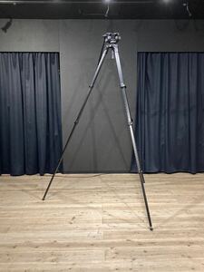 Manfrotto ビデオカメラ用三脚、別売マウントのセット、最高2m50cm 最低1m程度、使用時間10時間程度、美品、箱。