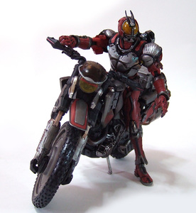 未開封（破損あり）　バンダイ　BANDAI　S.I.C. Vol. 29 仮面ライダーファイズブラスターフォーム & オートバジン