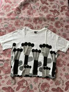 ユニクロ　マリメッコ　marimekko コラボＴシャツ　サイズＳ