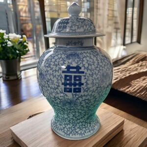 中国美術　青花図　沈香壺　飾り壺 