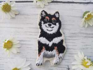 柴犬 黒柴犬 刺繍ブローチ 手作り ハンドメイド 麻呂 麿 刺繍 手仕事