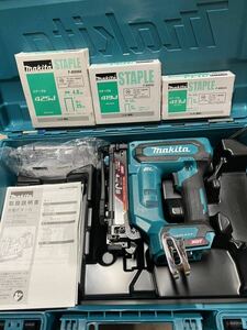 【中古】Makita マキタ ST001G 40Vmax 充電式タッカ 【J線/4mm】　本体＋ケース　ステーブル付