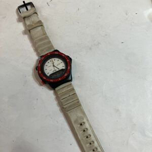 稼動品　腕時計　GUESS 1992 SPORT WATCH 男性用　WATER RESISTANT 美品　アナログOK