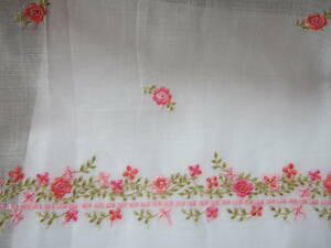 ◆花刺繍が入った綿ローン地　刺繍がみごと　柔らかローン　５５ｘ１１０センチ