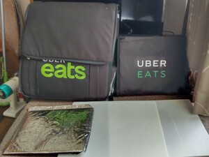 Y2551 未使用 Uber Eats 初期型 ウーバーイーツ 大小セット　配達バッグ リュック 保温保冷 出前 デリバリー 保冷バック