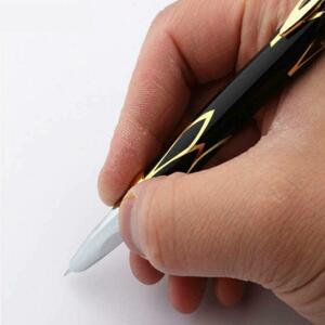 新品 未使用　激渋　万年筆　筆記用具　憧れ　ペン　黒　ブラック　金　ゴールド　デザイン　サイズ;140mm 重量;30g　書きやすい