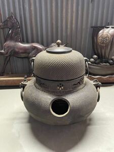 ★中古品★茶道具 風炉釜 茶釜 鉄器 約8.4キロ 茶道 現状品