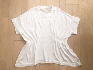 USED ユーズド 5回ほど着用 アダムエロペ ADAM RT ROPE のウエストサイドシャーリング モードなTシャツ 半袖 オフホワイト10000円 veryelle