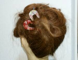 かんざし髪飾り　赤系2本セット　和花柄ストーン飾り
