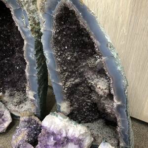MM-10971②原石 アメジスト パワーストーン 標本 置物 紫水晶 国産鉱物 天然石 鑑賞石 