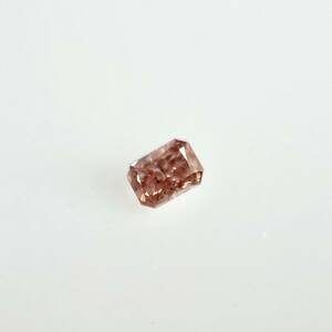 ０．０８０ct　ＦＡＮＣＹ　ＢＲＯＷＮＩＳＨ　ＯＲＡＮＧＹ　ＰＩＮＫ　Ｉ１　ラディアント　ピンクダイヤモンドルース