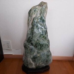 保管品 鑑賞石 天然石 自然石 土台付 総重量約23キロ オブジェ インテリア 飾り石 コレクション 置物　高さ約66センチ 原石