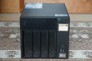 QNAP TS-473 4ベイNAS 中古 PCIe拡張(2スロット) QTS 5.1