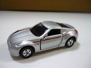 [管01]【送料無料】ミニカー 1/57 日産 フェアレディ Z(シルバー) 2008「トミカ No.55」タカラトミー ミニチュア