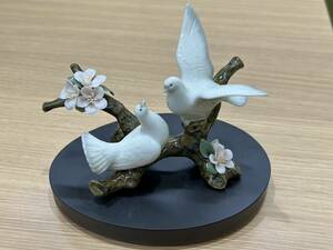 【JV7368】1円スタート LLADRO リヤドロ 桜の唄 8422 鳥 2羽 台座付き フィギュリン 桜 陶器人形 置物 インテリア 箱あり 保管品