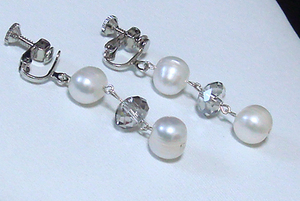 真珠層100％●天然淡水真珠のロングイヤリング●ホワイト●無料でピアスに変更可能
