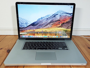 希少モデルの最終／MacBook Pro／A1297／高解像度Full HD／i7 クアッドコア 2.4Ghz／10.13＆CS6他　／すぐに使えます。